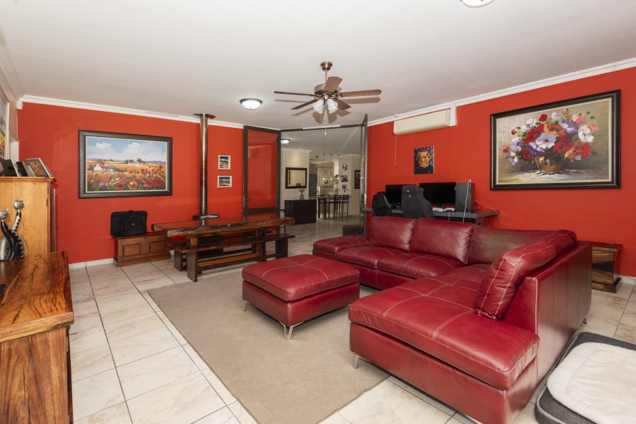 4 Bedroom Property for Sale in Country Club Western Cape